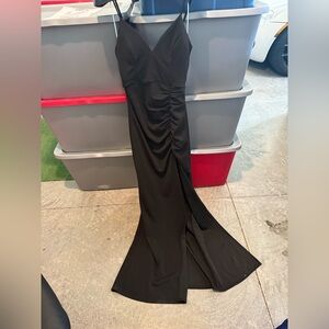 Elegant Black Evening Gown mp80